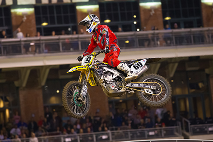 Suzuki_Factory_Racing_PR_Stewart_1